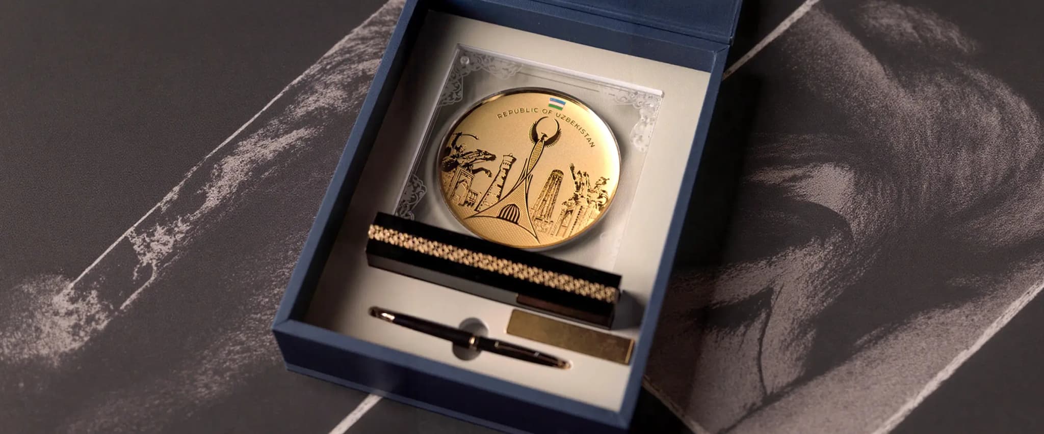 Commemorative Plate "The Golden Heritage of Uzbekistan"